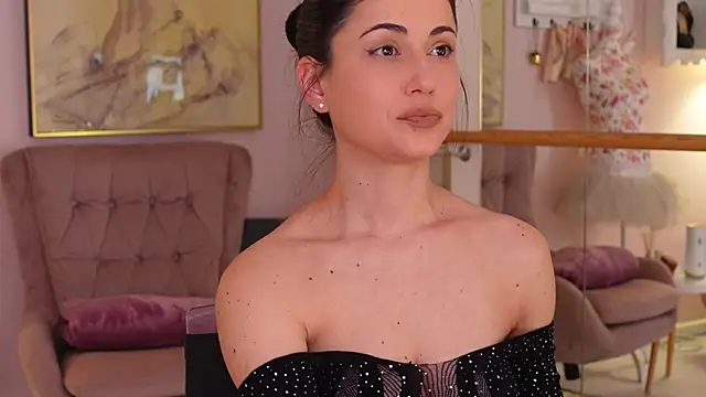 Snapshot of OliviaSirena chatting on 28, 11, 2025 OliviaSirena online show from 28, 11, 2025