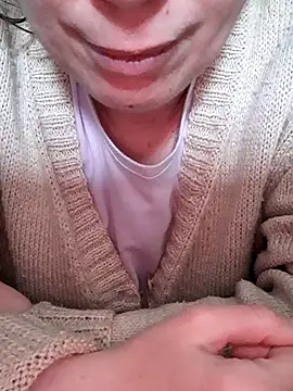 Snapshot of Moi_Lina chatting on 12, 11, 2025 Moi Lina online show from 12, 11, 2025