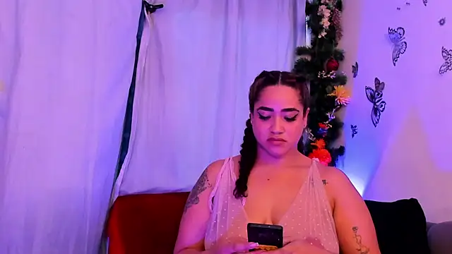 HannaMiillsxh online show from 6, 4, 2026