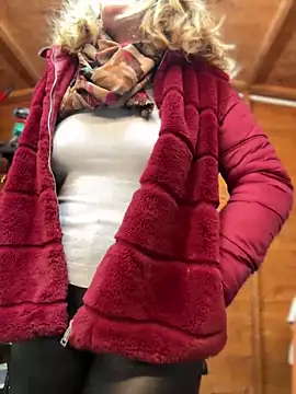 Snapshot of DaisyVibesss chatting on 28, 12, 2024 DaisyVibesss online show from 28, 12, 2024