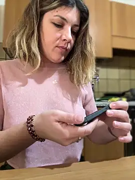 Snapshot of DaisyVibesss chatting on 17, 1, 2025 DaisyVibesss online show from 17, 1, 2025