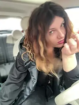 Snapshot of DaisyVibesss chatting on 12, 3, 2025 DaisyVibesss online show from 12, 3, 2025