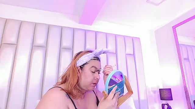 aandreaperez online show from 24, 2, 2026