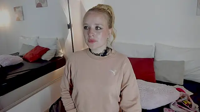 EmilySumer online show from 25, 4, 2026