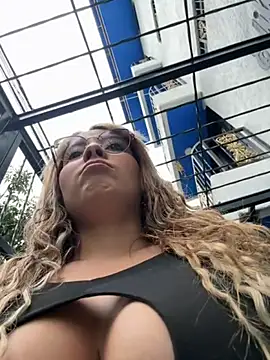 Snapshot of ValeriaHot69 chatting on 24, 11, 2025 ValeriaHot69 online show from 24, 11, 2025