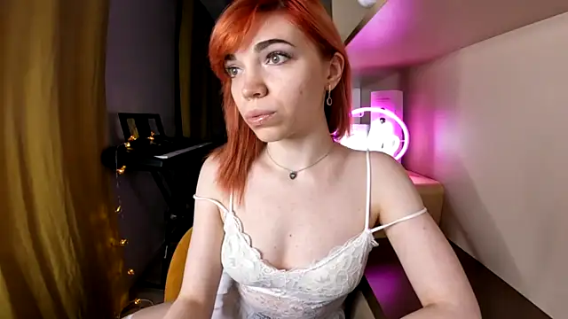 Snapshot of olivka-flower chatting on 8, 11, 2025 olivka-flower online show from 8, 11, 2025