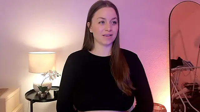 MilaFleur online show from 15, 2, 2025