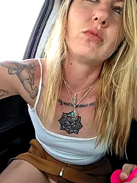 SheIsSomething online show from 20, 4, 2026