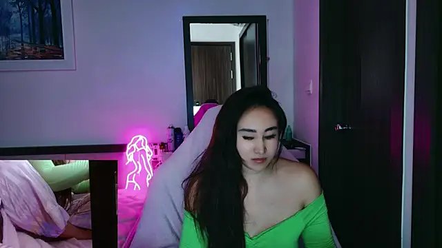 AsianQueens online show from 18, 12, 2025