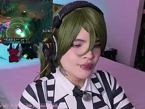 Snapshot of Noxarcane chatting on 10, 10, 2025 Noxarcane online show from 10, 10, 2025