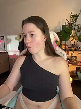 Snapshot of sweetest_pie chatting on 14, 2, 2026 sweetest pie online show from 14, 2, 2026