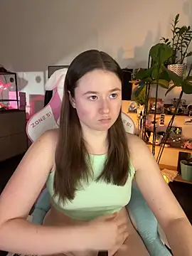 Snapshot of sweetest_pie chatting on 28, 2, 2026 sweetest pie online show from 28, 2, 2026