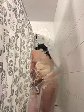 Snapshot of sweetest_pie chatting on 4, 3, 2026 sweetest pie online show from 4, 3, 2026