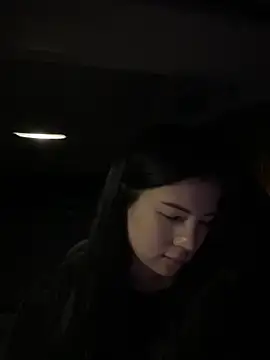 clairewntr online show from 26, 2, 2025