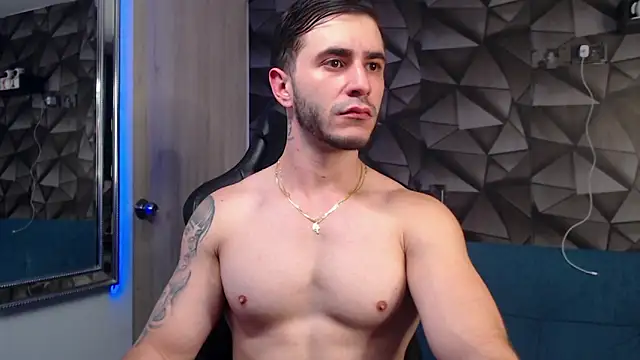 Snapshot of Latino_stud4u chatting on 4, 11, 2025 Latino stud4u online show from 4, 11, 2025