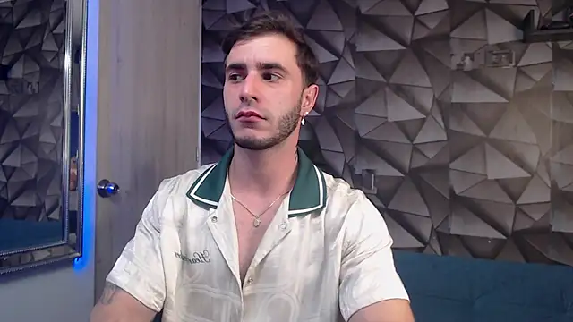 Snapshot of Latino_stud4u chatting on 21, 11, 2025 Latino stud4u online show from 21, 11, 2025