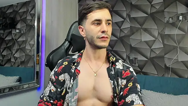 Snapshot of Latino_stud4u chatting on 4, 12, 2025 Latino stud4u online show from 4, 12, 2025