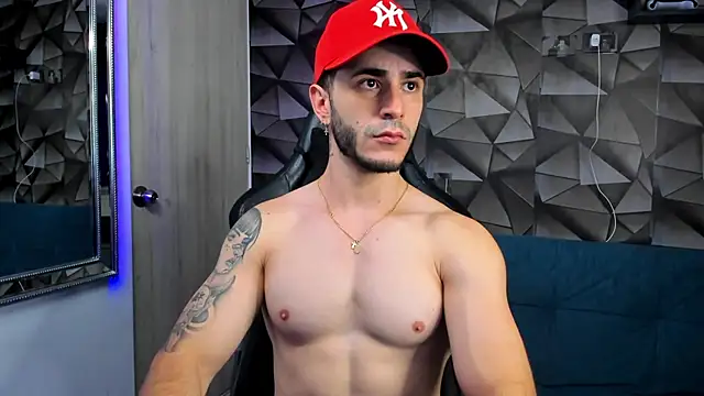 Snapshot of Latino_stud4u chatting on 16, 12, 2025 Latino stud4u online show from 16, 12, 2025