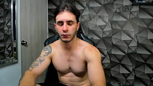 Snapshot of Latino_stud4u chatting on 20, 12, 2025 Latino stud4u online show from 20, 12, 2025