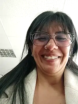 Snapshot of aisha_latina chatting on 28, 11, 2025 aisha latina online show from 28, 11, 2025