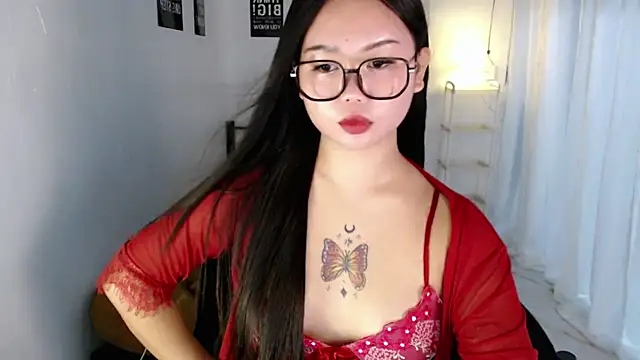 Snapshot of Vivorey_Leighn chatting on 13, 7, 2026 Vivorey Leighn online show from 13, 7, 2026