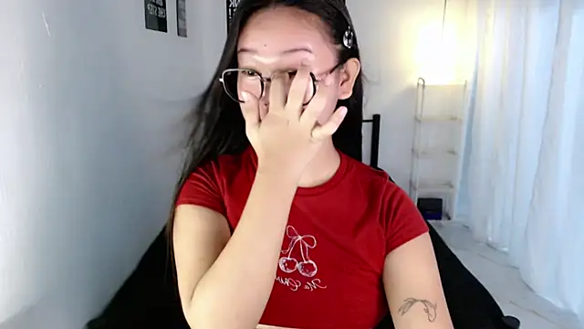 Snapshot of Vivorey_Leighn chatting on 28, 7, 2026 Vivorey Leighn online show from 28, 7, 2026