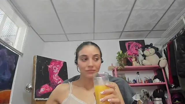 Snapshot of mariecam420 chatting on 28, 5, 2026 mariecam420 online show from 28, 5, 2026