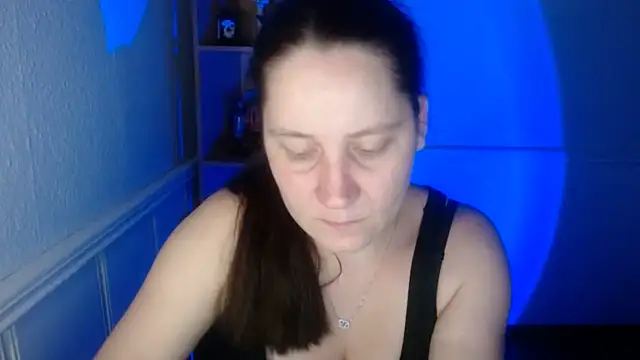 Snapshot of JosieJun_ chatting on 15, 10, 2025 JosieJun online show from 15, 10, 2025