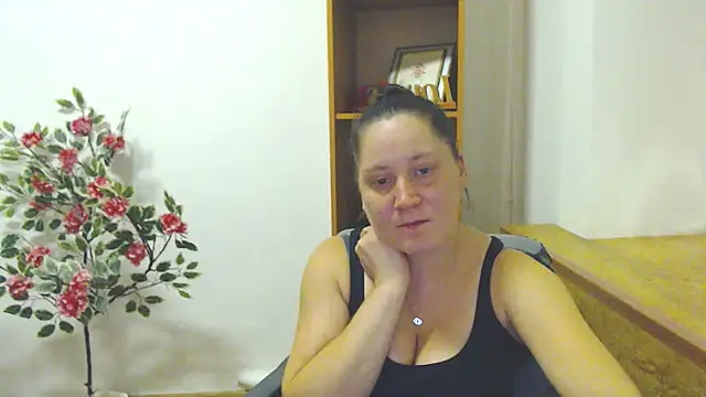 Snapshot of JosieJun_ chatting on 21, 10, 2025 JosieJun online show from 21, 10, 2025