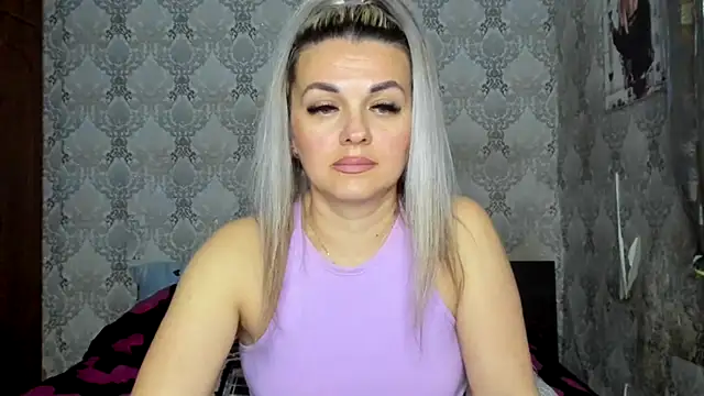 NicoletMoore online show from 13, 3, 2025