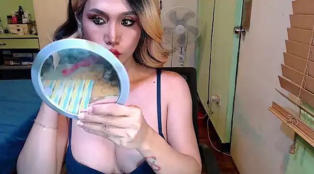 Ezradeliciosa online show from 20, 2, 2025