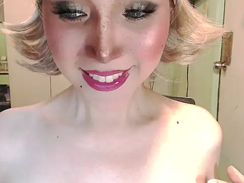 Ezradeliciosa online show from 26, 4, 2026