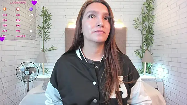 miataylorr1 online show from 3, 2, 2025