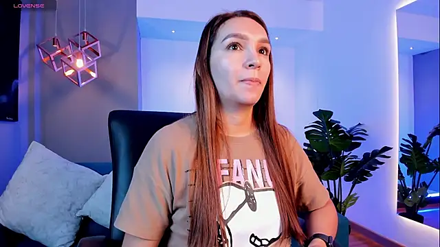 miataylorr1 online show from 27, 4, 2026