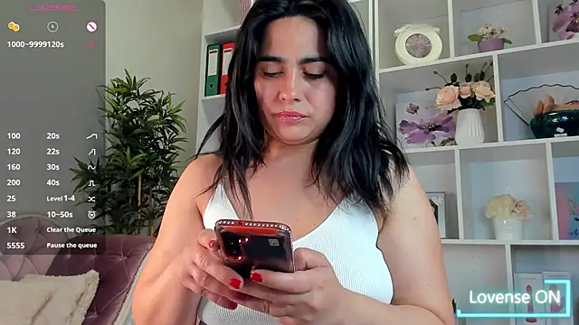 Snapshot of EmaBrownie chatting on 12, 7, 2026 EmaBrownie online show from 12, 7, 2026