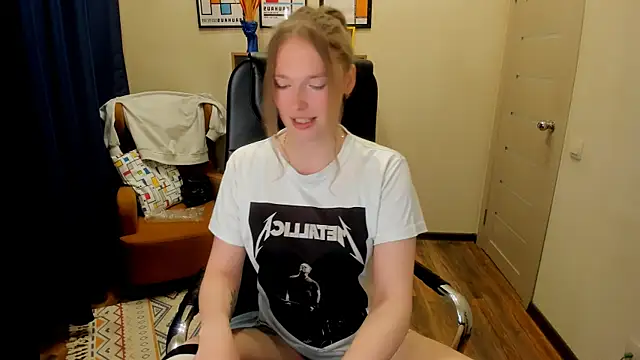  fiona Love online show from 28, 4, 2026