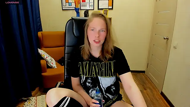  fiona Love online show from 2, 5, 2026