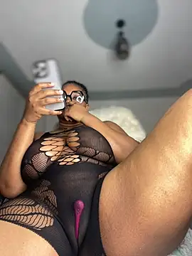 Hyra Ari online show from 25, 6, 2026