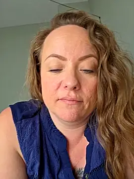 julimonroe online show from 18, 4, 2026