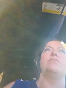 julimonroe online show from 23, 4, 2026