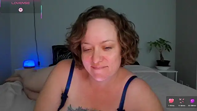 julimonroe online show from 27, 4, 2026