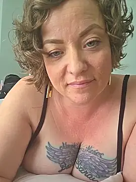 julimonroe online show from 27, 4, 2026