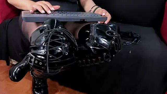 MissVioleta1 online show from 23, 4, 2026