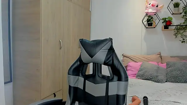 lara rose1 online show from 12, 11, 2025