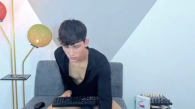 logan thomas online show from 6, 12, 2024