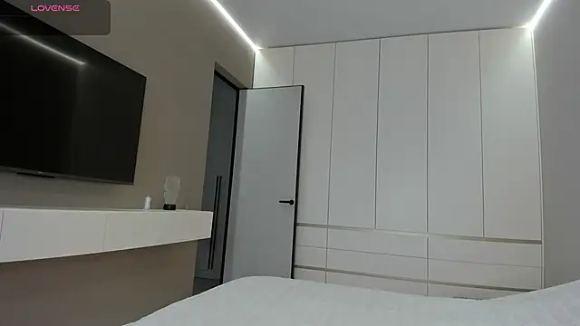 JenniferQueen11 online show from 19, 4, 2026