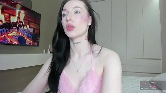 JenniferQueen11 online show from 23, 4, 2026