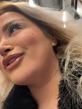 Snapshot of EmiliaPetrova chatting on 6, 12, 2024 EmiliaPetrova online show from 6, 12, 2024