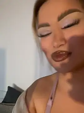 Snapshot of EmiliaPetrova chatting on 8, 1, 2025 EmiliaPetrova online show from 8, 1, 2025