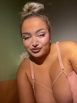 Snapshot of EmiliaPetrova chatting on 6, 3, 2025 EmiliaPetrova online show from 6, 3, 2025